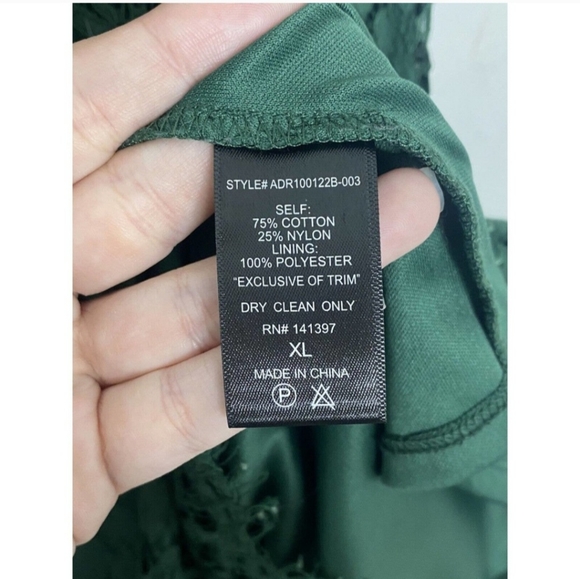 Astr- Emerald Green Lace Dress - Picture 2 of 3